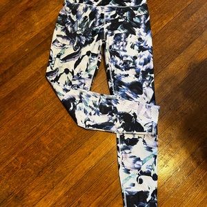 Floral 3/4 length Fabletics Leggings